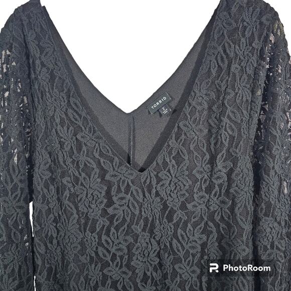 Torrid Black Lace Bell Sleeve Trapeze Dress Size 2 / 2X / 18-20 - Picture 2 of 12